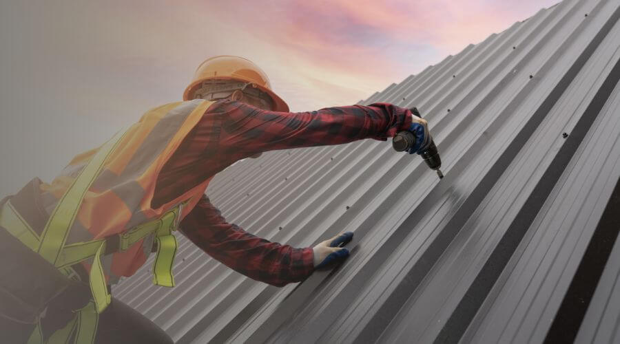 Professional gutter cleaning in De Beque, CO